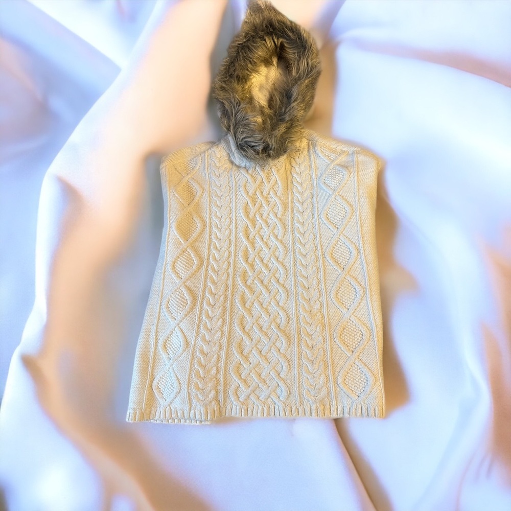 GAP GIRLS KNIT PONCHO SIZE Small NWOT